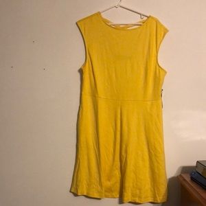 Yellow dress with pockets